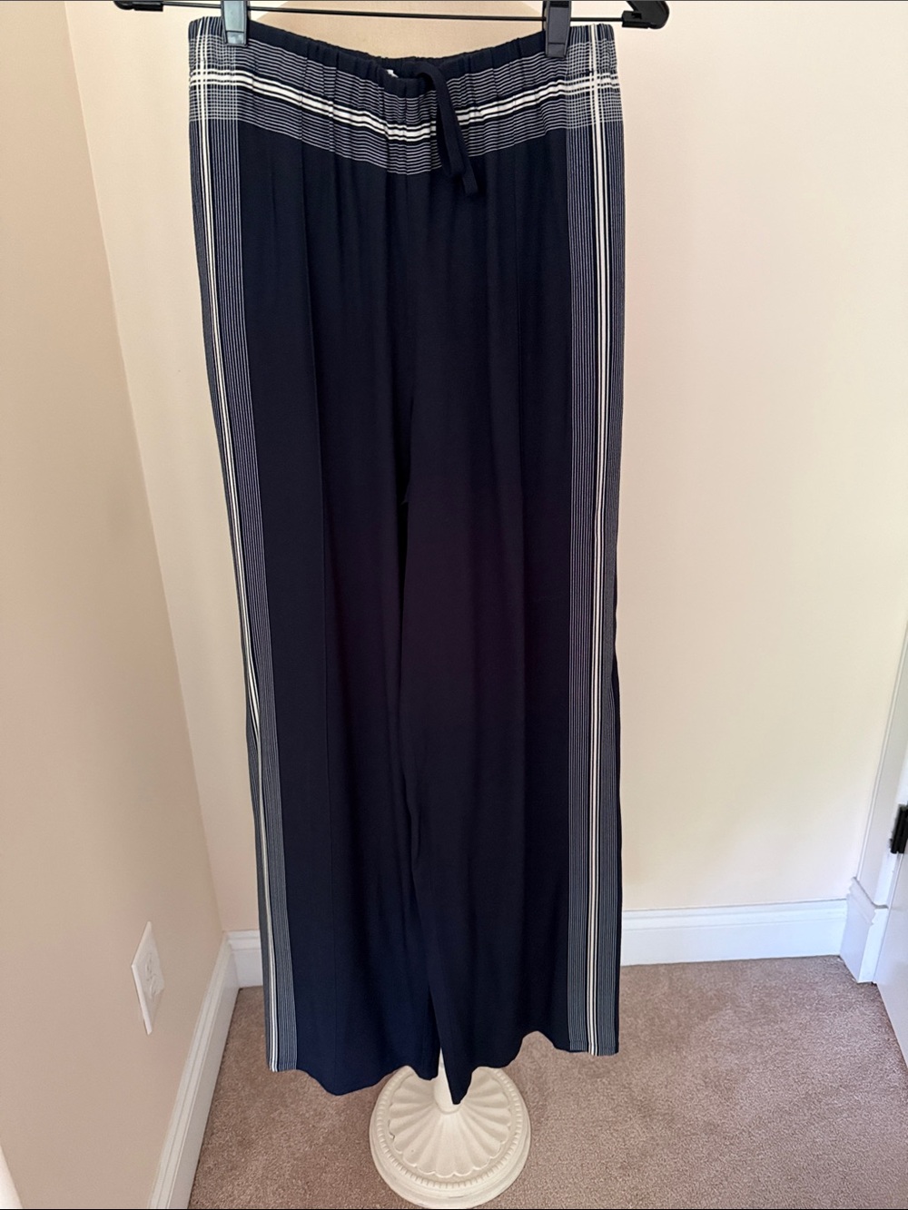 Vince Navy Wide-Leg Knit Pants with White Stripe